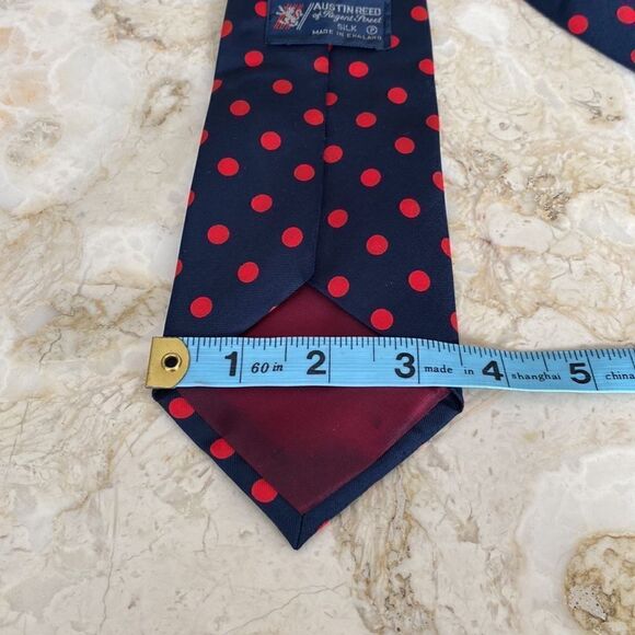 Vintage Austin Reed 100% Silk Red Polka Dot Tie Mase in England - Picture 5 of 5